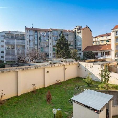Comfy Cozy Apartment Close To Metro Turin Exterior photo