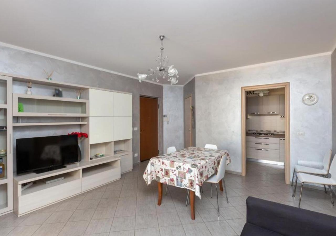 Comfy Cozy Apartment Close To Metro Turin Exterior photo