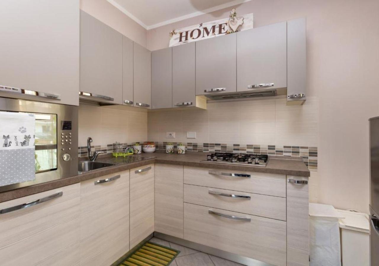 Comfy Cozy Apartment Close To Metro Turin Exterior photo