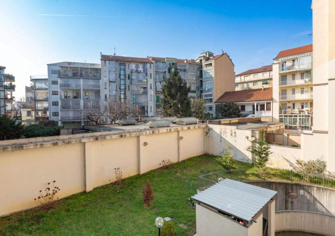 Comfy Cozy Apartment Close To Metro Turin Exterior photo