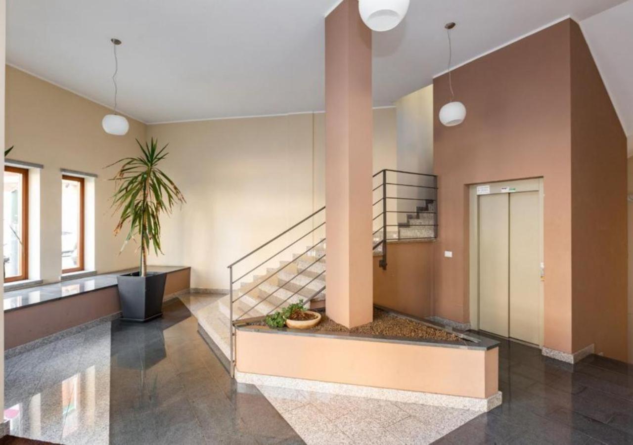 Comfy Cozy Apartment Close To Metro Turin Exterior photo